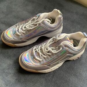 FILA Disruptor II Premium Iridescent Sneakers 7.5 – Women’s – Holographic Silver